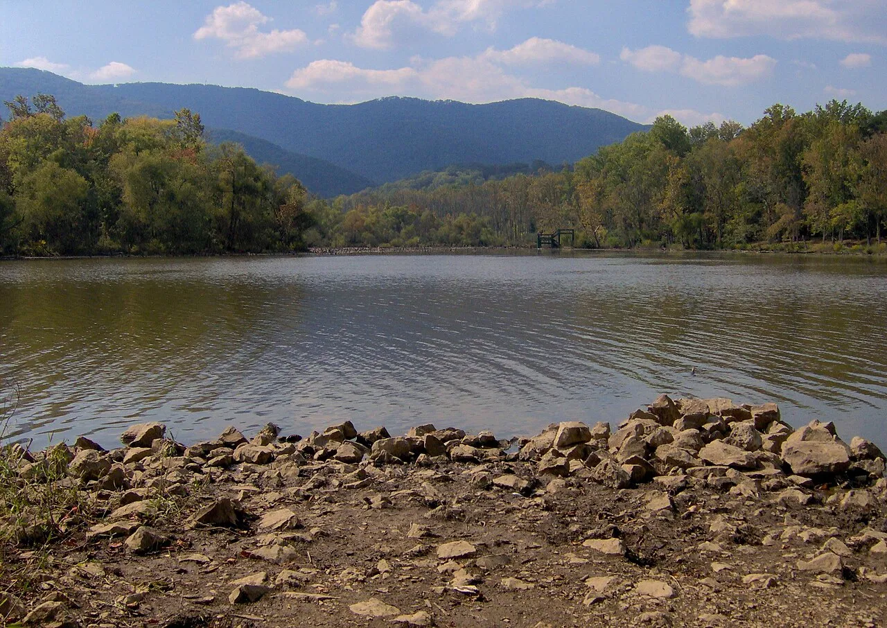 Cove Lake State Park