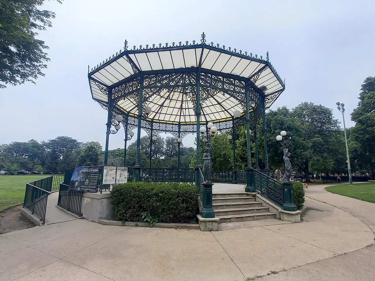 Welles Park
